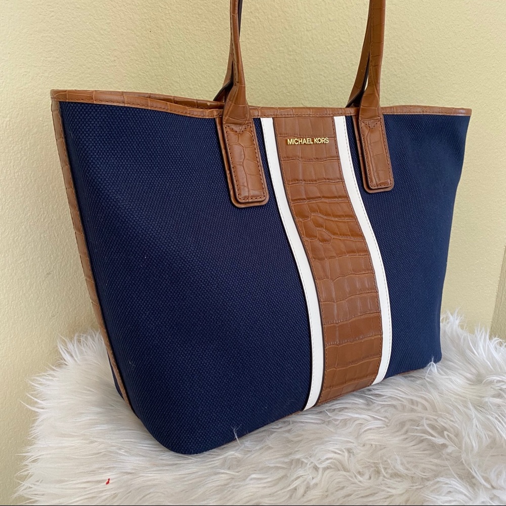 Michael Kors large Greenwich LG EW shoulder tote - Picture 3 of 16